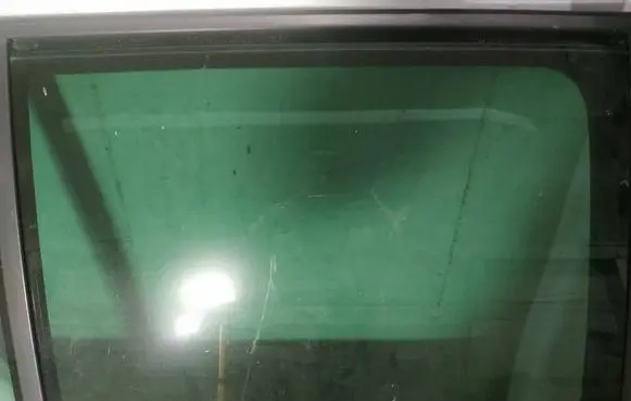 Rear door window glass