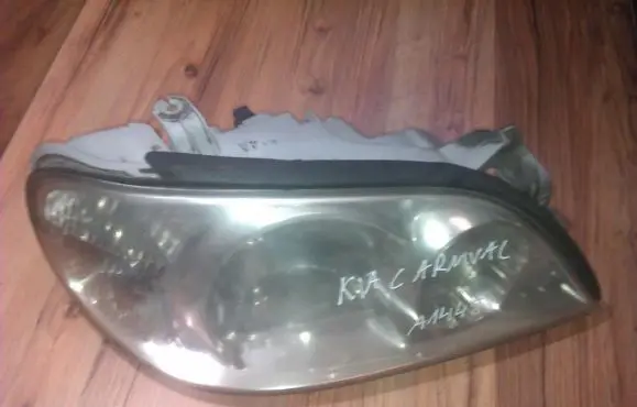 KIA Sedona Headlight/headlamp