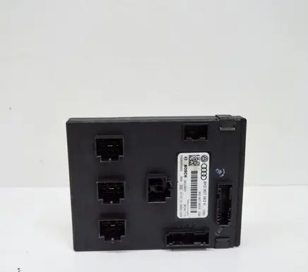 Audi A4 S4 B8 8K Central body control module 8K0907063K