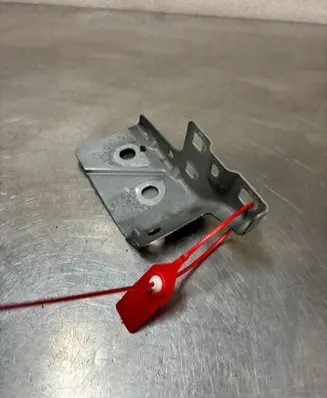 Dacia Duster III Fender mounting bracket