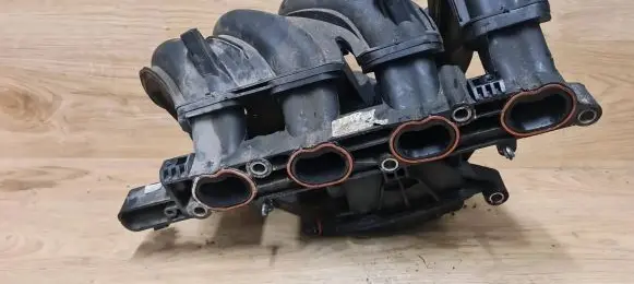 Volvo V50 Intake manifold 2S6G9424DH