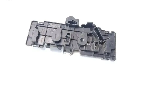 Volkswagen PASSAT B5.5 Tail light bulb cover holder 3B9945258B