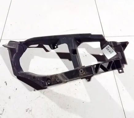 Mitsubishi Colt Front bumper mounting bracket