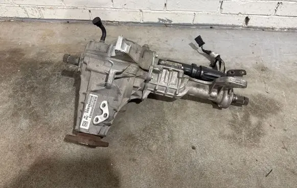 Ram 1500 DT Gearbox transfer box case P68507254AB 68507254AB
