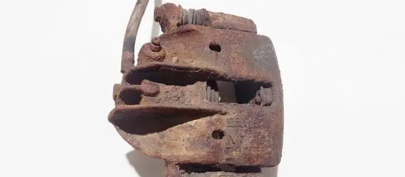Volvo S40, V40 Front brake caliper