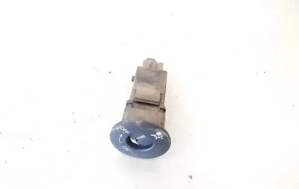 Passenger airbag on/off switch