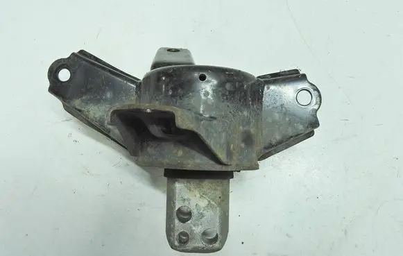 KIA Ceed Engine mounting bracket