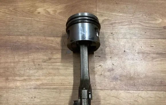 Volkswagen PASSAT B6 Piston with connecting rod BMP