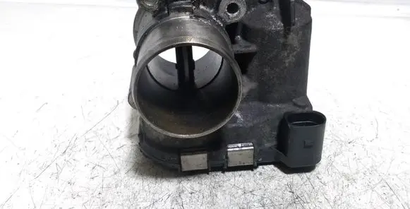 Opel Vivaro Throttle valve 8200330810E H8200330812 0281002681