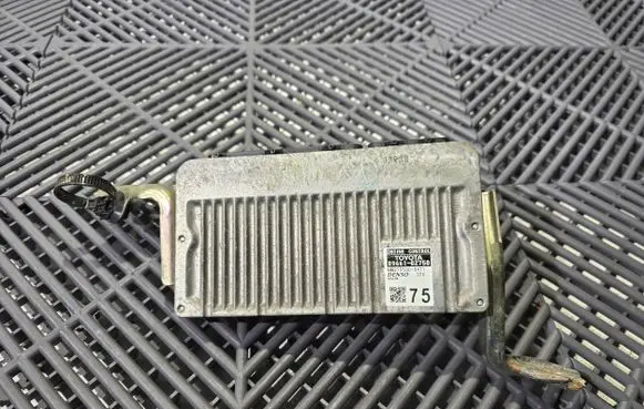 Toyota Auris E180 Engine control unit/module 896610Z750 MB2755003471