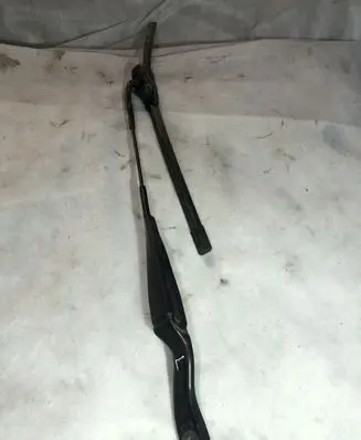 Mercedes-Benz E W211 Front wiper blade arm A21182012144