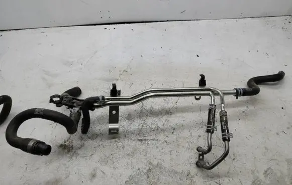Volvo XC40 Engine coolant pipe/hose 32222086