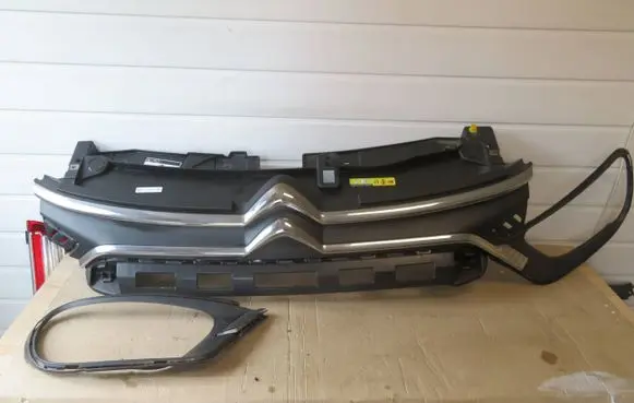 Citroen C3 Front bumper upper radiator grill 9833503480