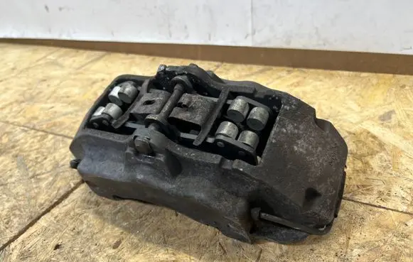 Audi Q7 4L Front brake caliper 7L6615150