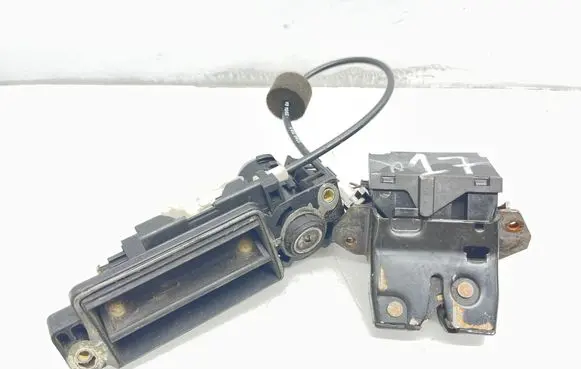Mercedes-Benz E W211 Loading door lock A1717500085 A1717500185 A2037500693