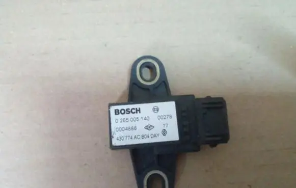 Renault Scenic I Airbag deployment crash/impact sensor 0265005140
