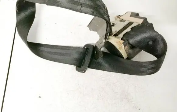 Middle seatbelt (rear)