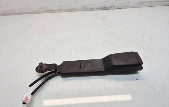 Nissan Rogue Front seatbelt buckle 1156396