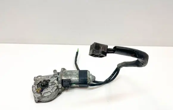 Mercedes-Benz SLC C107 Front door window regulator motor 0130821017