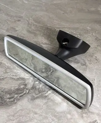 Rear view mirror (interior)