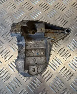 BMW 1 E81 E87 Power steering pump mounting bracket 7794455 120868