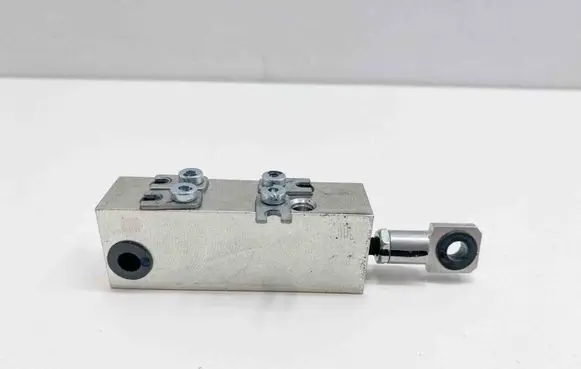 Mercedes-Benz SL R231 Convertible roof main ram cylinder A2318000372