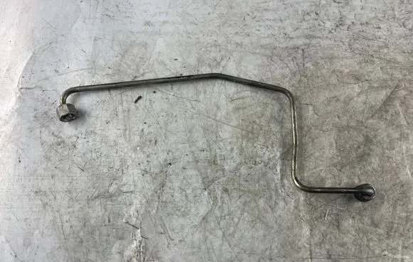 Fuel injector supply line/pipe