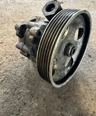 Peugeot 607 Power steering pump