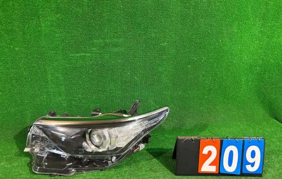 Toyota Auris E180 Headlight/headlamp 8115002K30 90070908