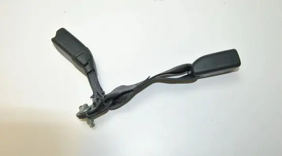 Audi Q3 8U Middle seatbelt buckle (rear) 