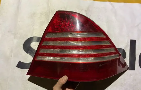 Mercedes-Benz S W220 Rear/tail lights 324401919