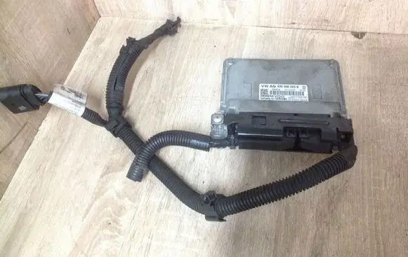 Skoda Fabia Mk2 (5J) Engine control unit/module 03E906023B