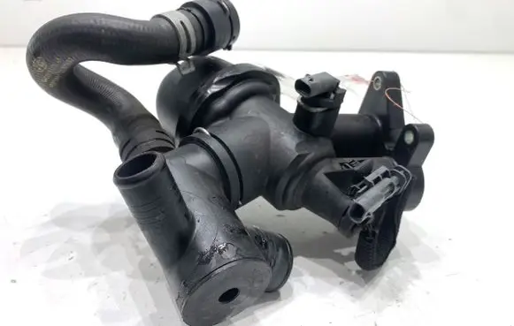 Jaguar F-Pace Thermostat/thermostat housing G4D33575AD