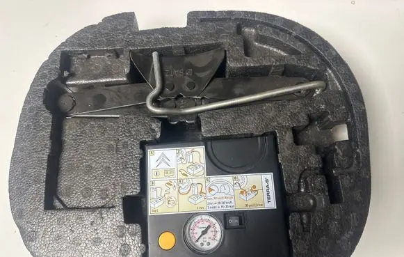 Citroen C4 Grand Picasso Tool set 9681017380