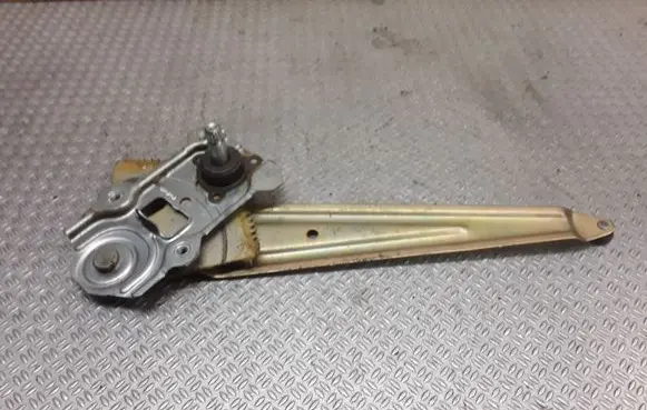 Toyota Yaris Rear door manual window regulator 