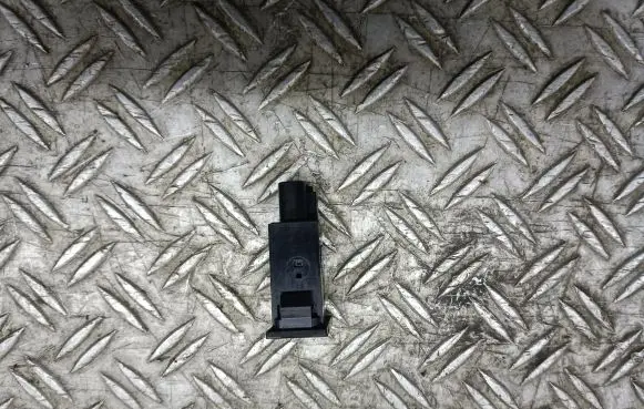 Toyota Avensis T250 Fuel tank opening switch 