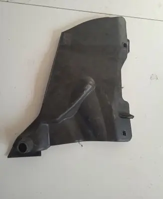 Mercedes-Benz C W203 Wiper trim 2038301513