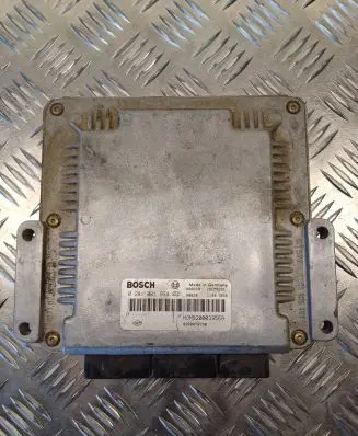 Renault Scenic I Engine control unit/module 0281001934 8200078730 28FM0231