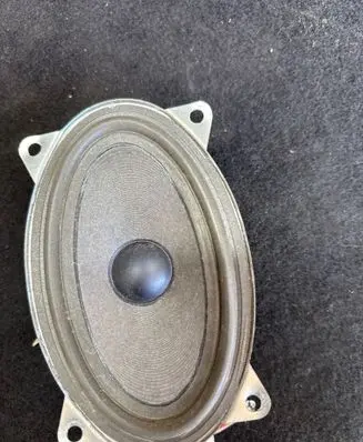 Iveco Daily 35 - 40.10 Front door speaker 504098813