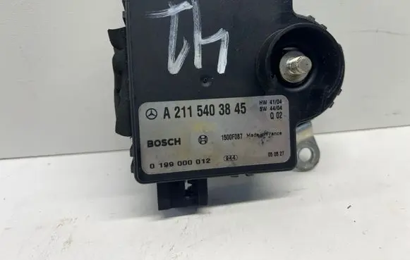 Mercedes-Benz E W211 Charging relay A2115403845 1500F087 0199000012