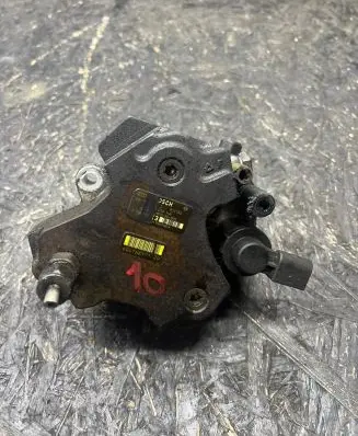 BMW 3 E90 E91 Fuel injection high pressure pump 7798333 612162 5010146