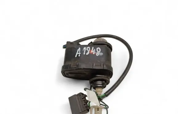 Headlight level adjustment motor