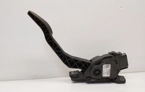 Volvo S60 Accelerator throttle pedal 31329062
