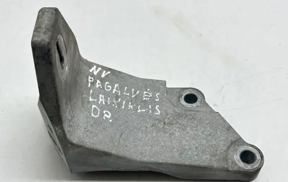Nissan e-NV200 Engine mounting bracket