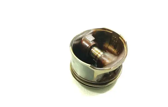 Volkswagen Golf IV Piston 