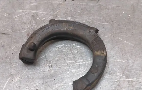 BMW 3 E90 E91 Front coil spring rubber mount 6764372 31336764372