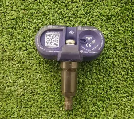 Tesla Model Y Tire pressure sensor 1472547G 149070101D