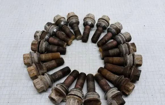 Volkswagen Transporter - Caravelle T5 Nuts/bolts 