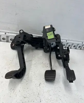 Renault Master III Pedal assembly 070108G
