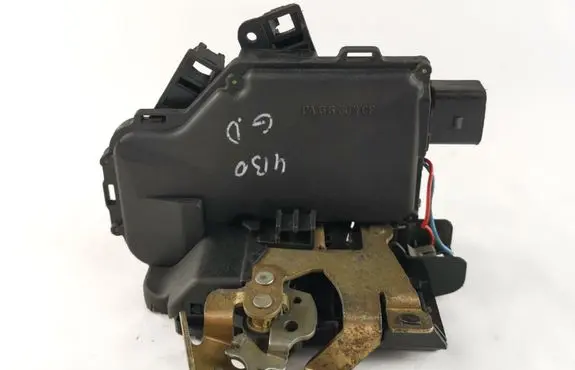 Audi A6 S6 C5 4B Rear door lock